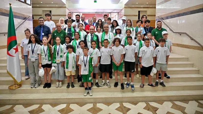 السيد شايب يستقبل فوجًا من أطفال الجالية الوطنية بالخارج المشاركين في الدورة الثانية من المخيمات الصيفية 2026 السيد شايب يستقبل فوجًا من أطفال الجالية الوطنية بالخارج المشاركين في الدورة الثانية من المخيمات الصيفية 2026