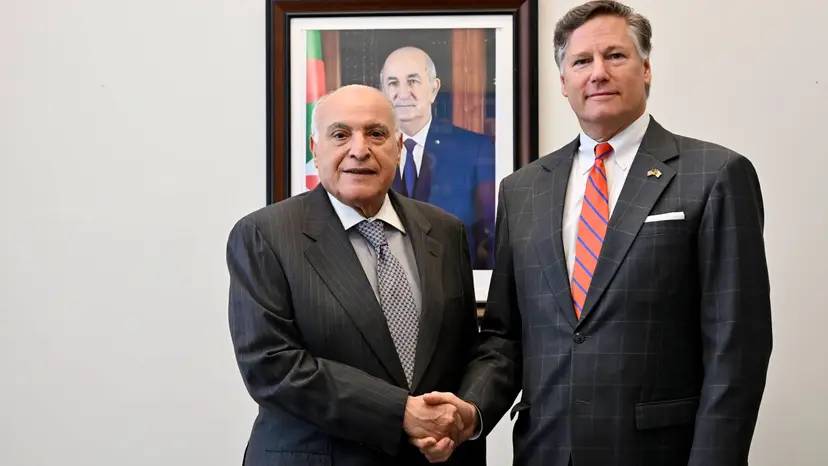 O Sr. Attaf realiza uma sessão de trabalho com o Vice-Secretário de Estado dos EUA