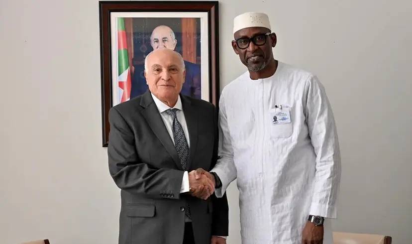 O Sr. Attaf mantém conversações com o Ministro dos Negócios Estrangeiros e da Cooperação Internacional da República do Mali em Nova Iorque