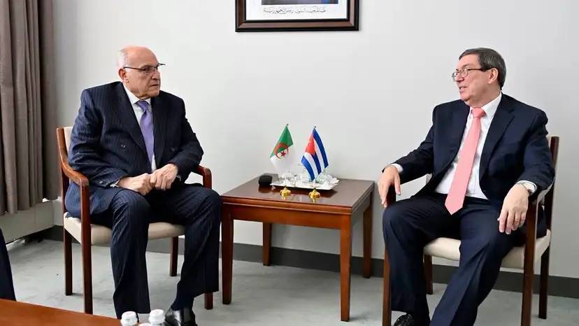 O Sr. Attaf reúne-se com o Ministro dos Negócios Estrangeiros cubano em Nova Iorque
